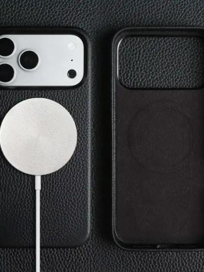 Кожаный чехол на iPhone 17 Pro Max